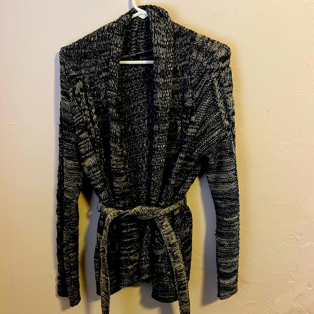 Forever 21 sweater. Gray. Size small